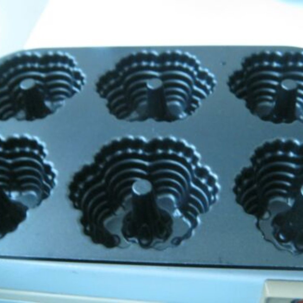 Nordic Ware Festival Bundt Muffin Pan